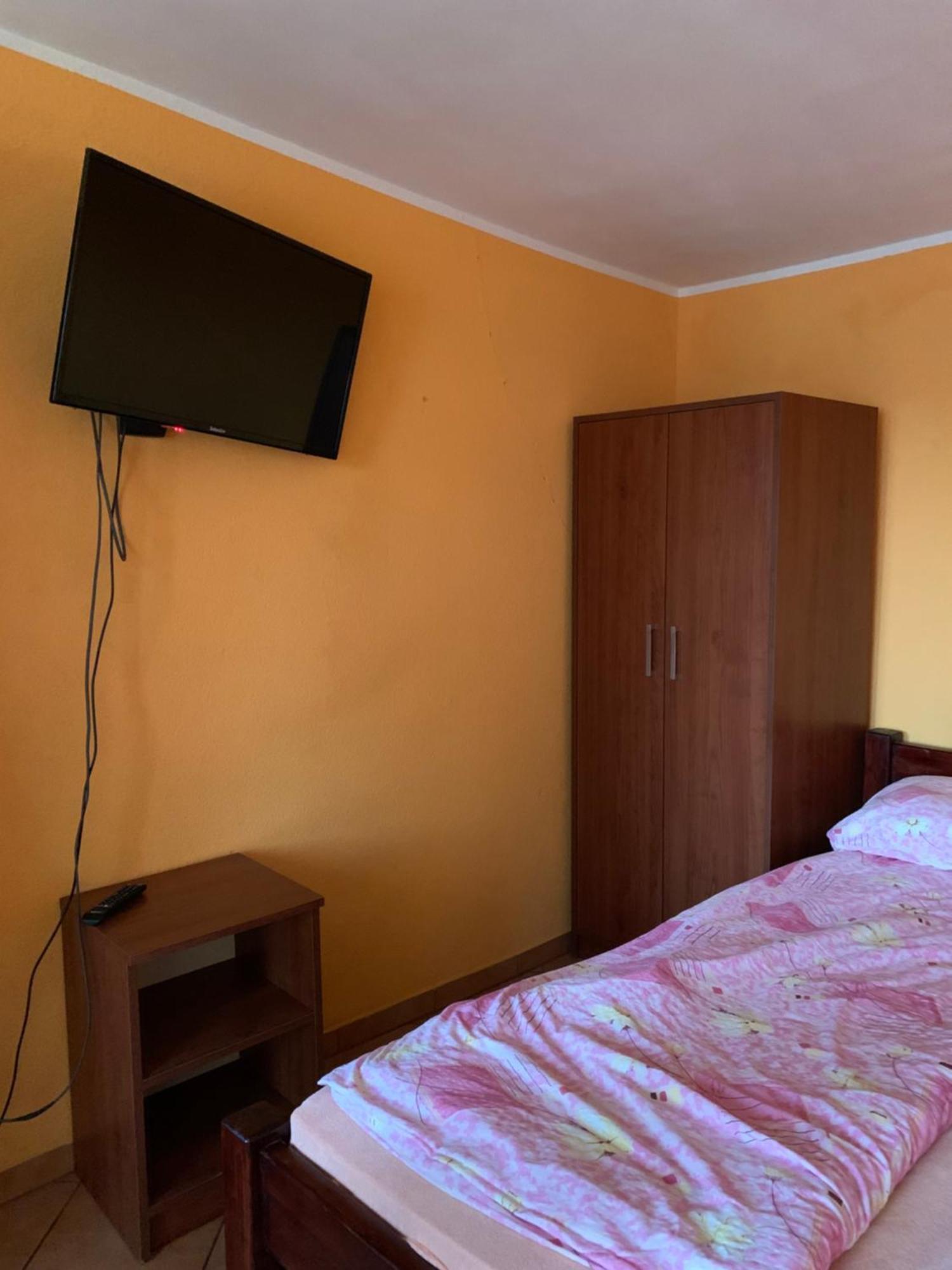 Apartamenty I Pokoje Z Widokiem Na Jezioro Wielewskie Exterior foto