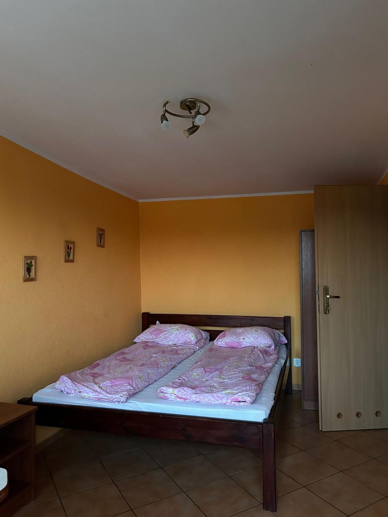 Apartamenty I Pokoje Z Widokiem Na Jezioro Wielewskie Exterior foto