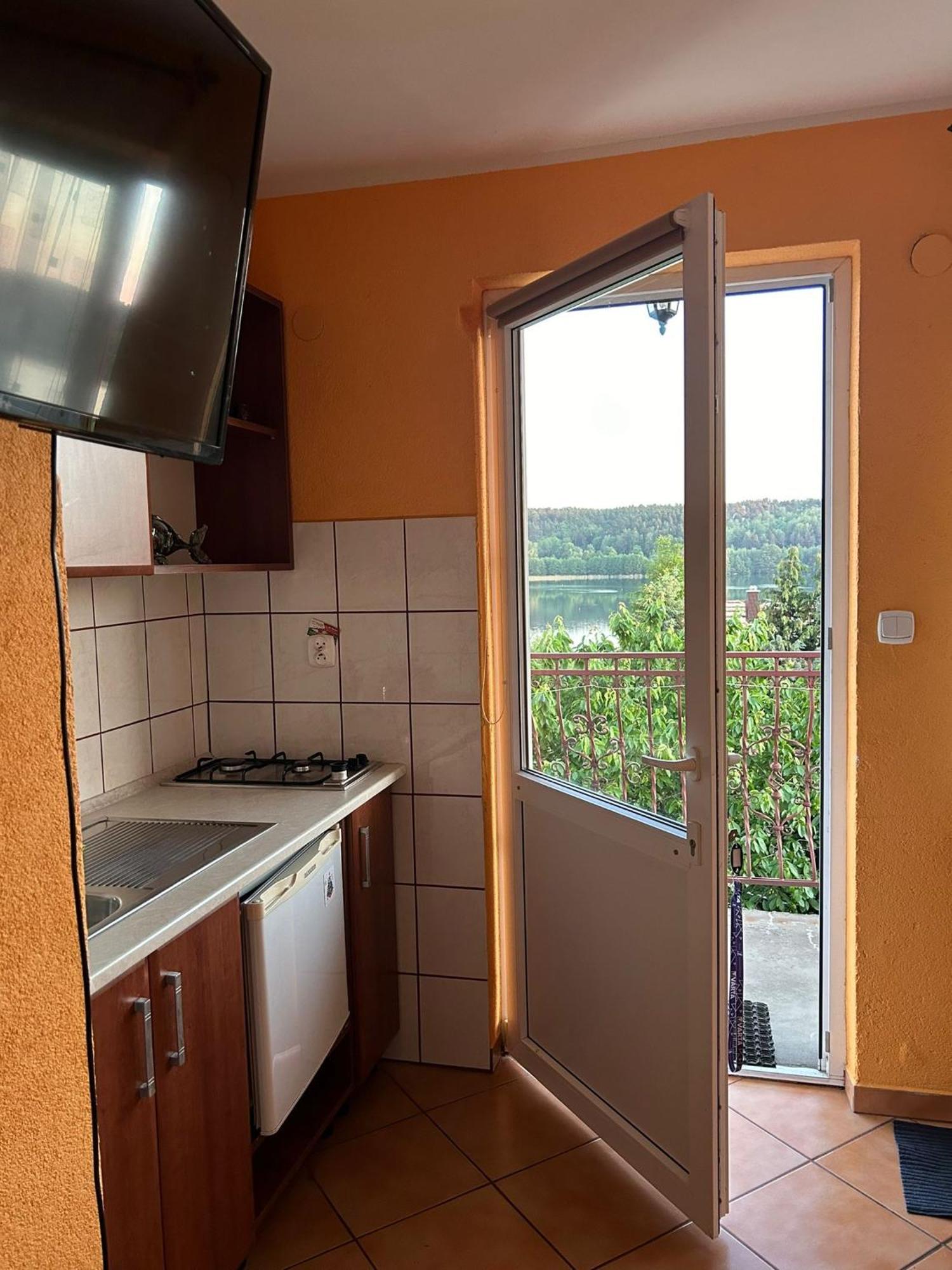Apartamenty I Pokoje Z Widokiem Na Jezioro Wielewskie Exterior foto